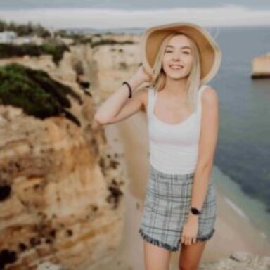 Profile photo of zoe dylan